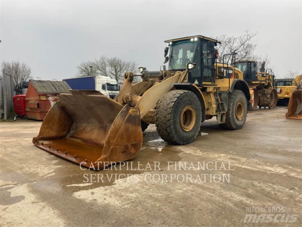CAT 966M Chargeuse sur pneus