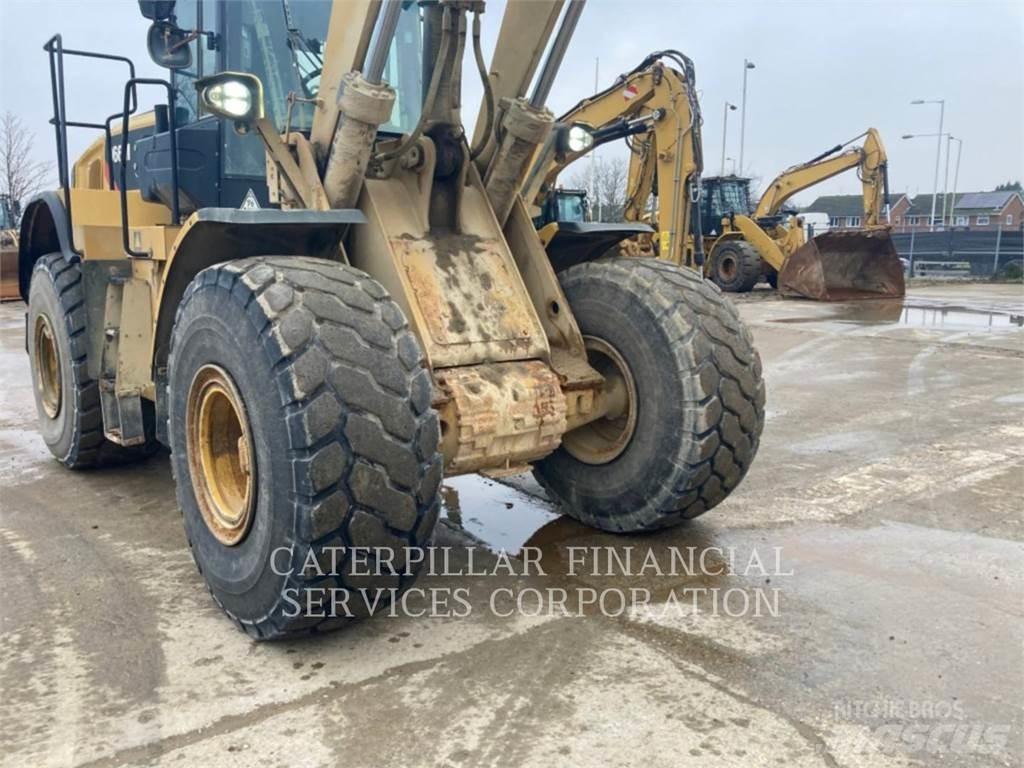 CAT 966M Chargeuse sur pneus