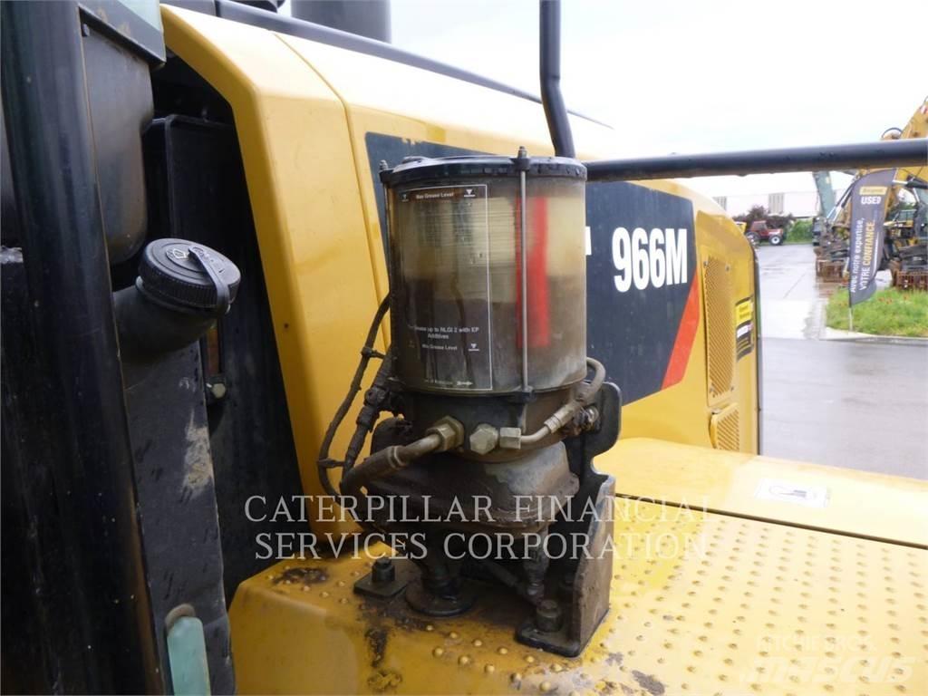 CAT 966M Chargeuse sur pneus