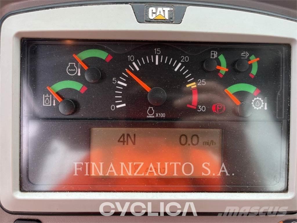 CAT 966M Chargeuse sur pneus