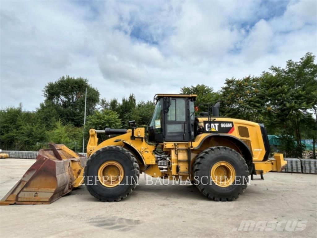 CAT 966M Chargeuse sur pneus