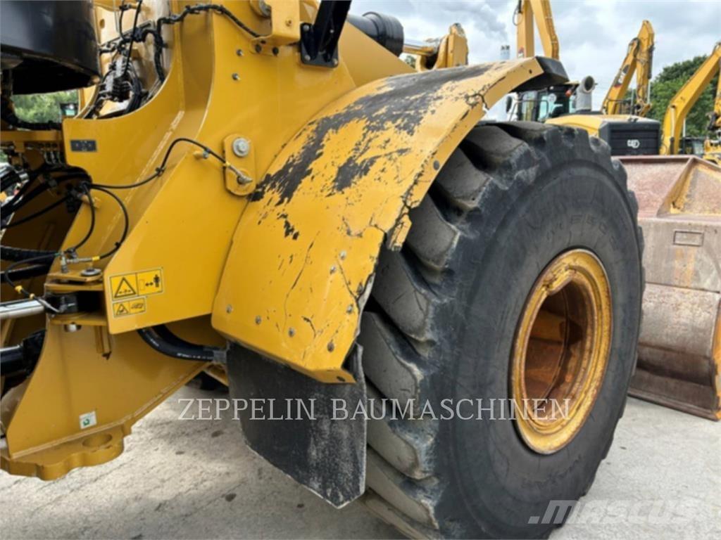 CAT 966M Chargeuse sur pneus