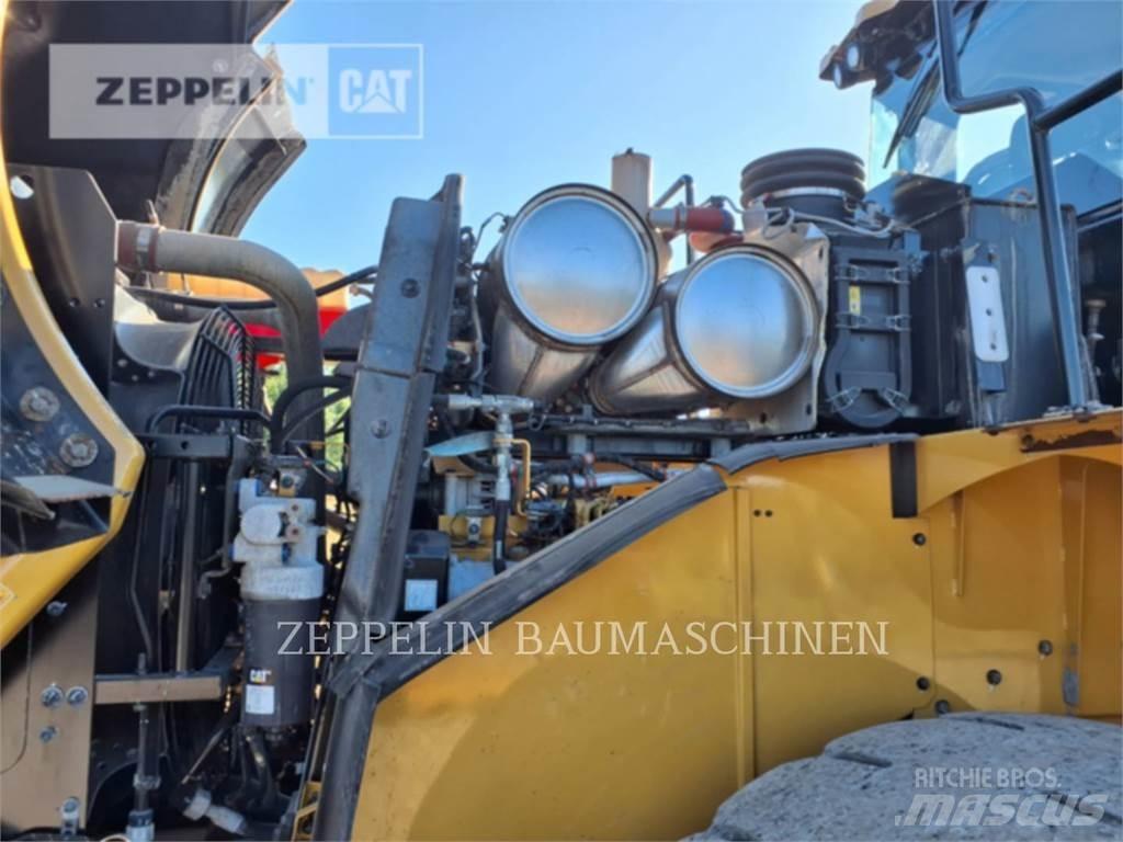 CAT 966M Chargeuse sur pneus