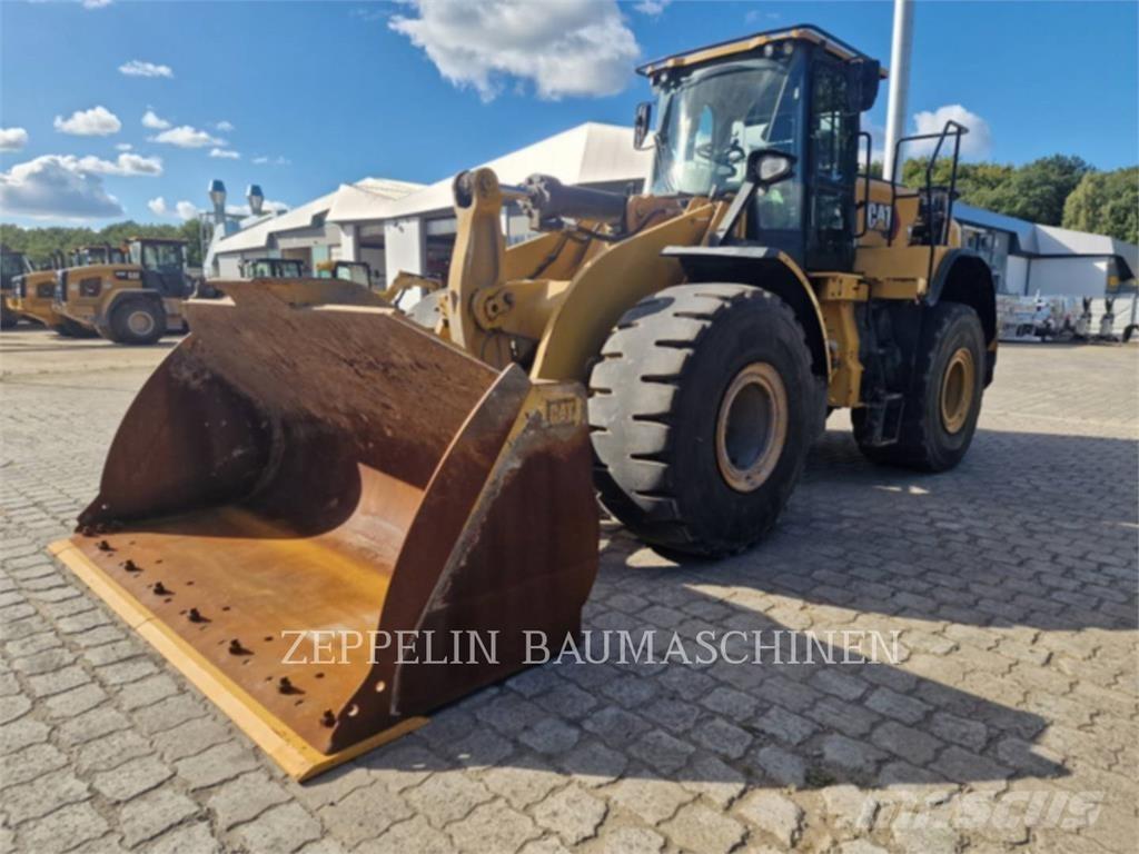 CAT 966M Chargeuse sur pneus