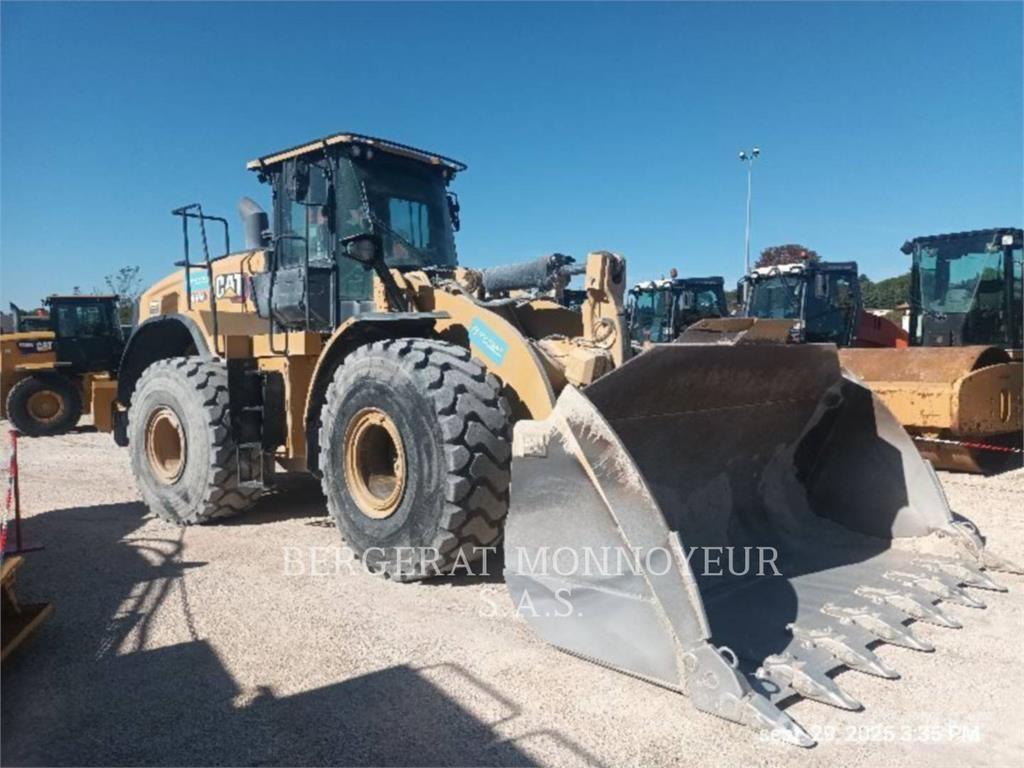 CAT 966M Chargeuse sur pneus