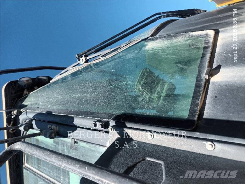 CAT 966M Chargeuse sur pneus