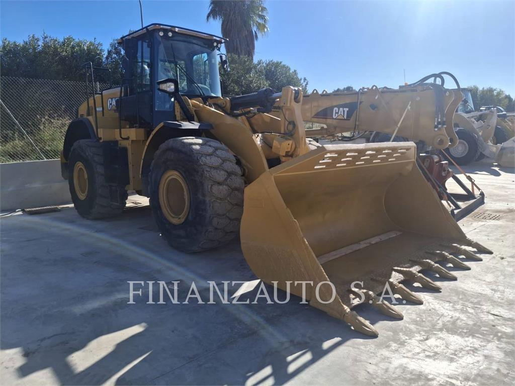 CAT 966M Chargeuse sur pneus