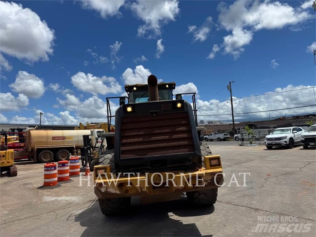 CAT 966M Chargeuse sur pneus
