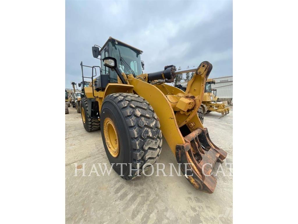 CAT 966M Chargeuse sur pneus