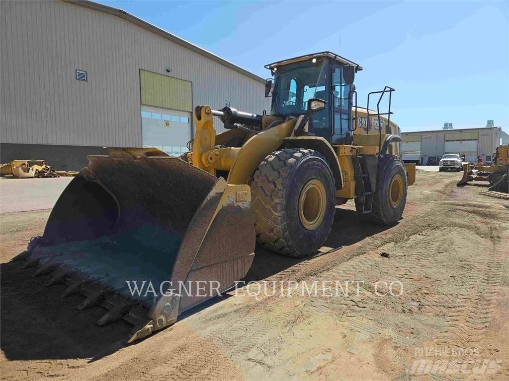CAT 966M Chargeuse sur pneus