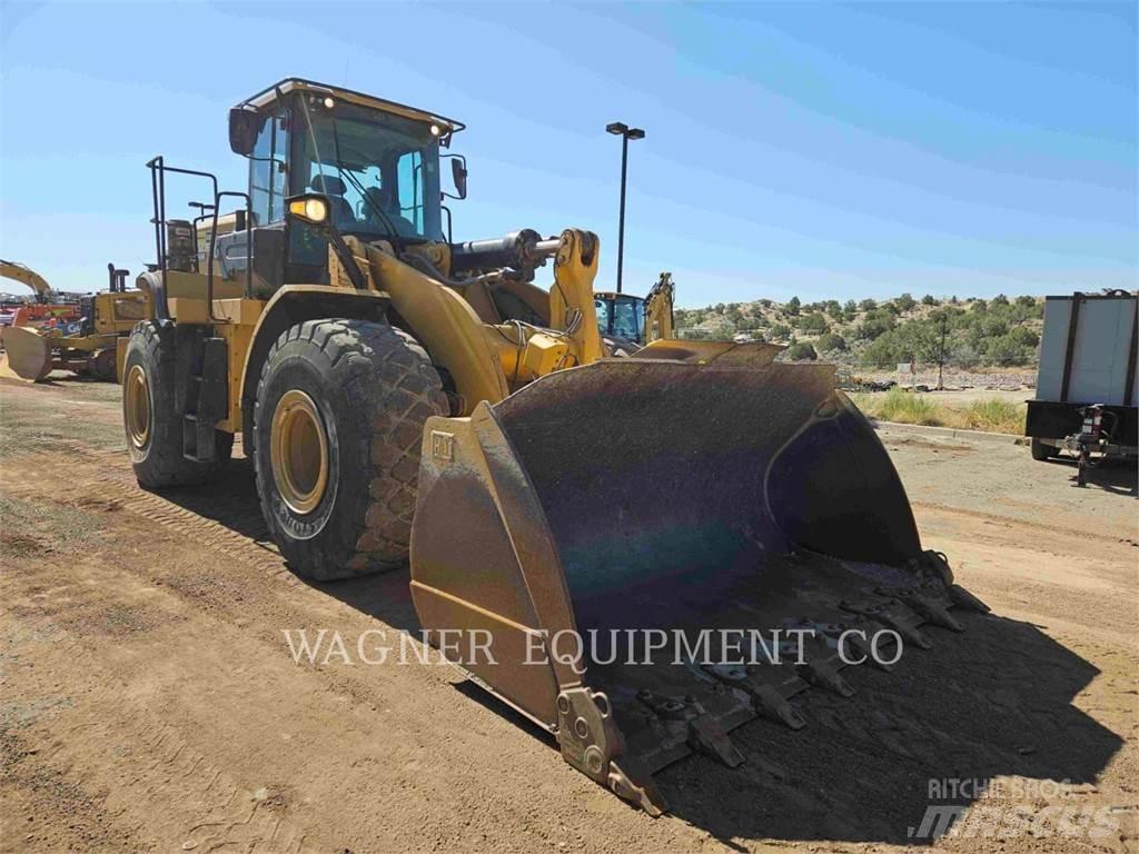 CAT 966M Chargeuse sur pneus