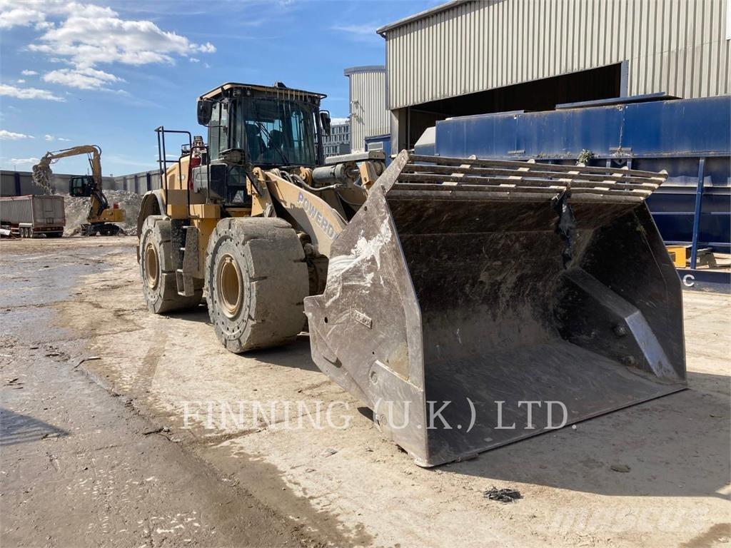 CAT 966M HL Chargeuse sur pneus