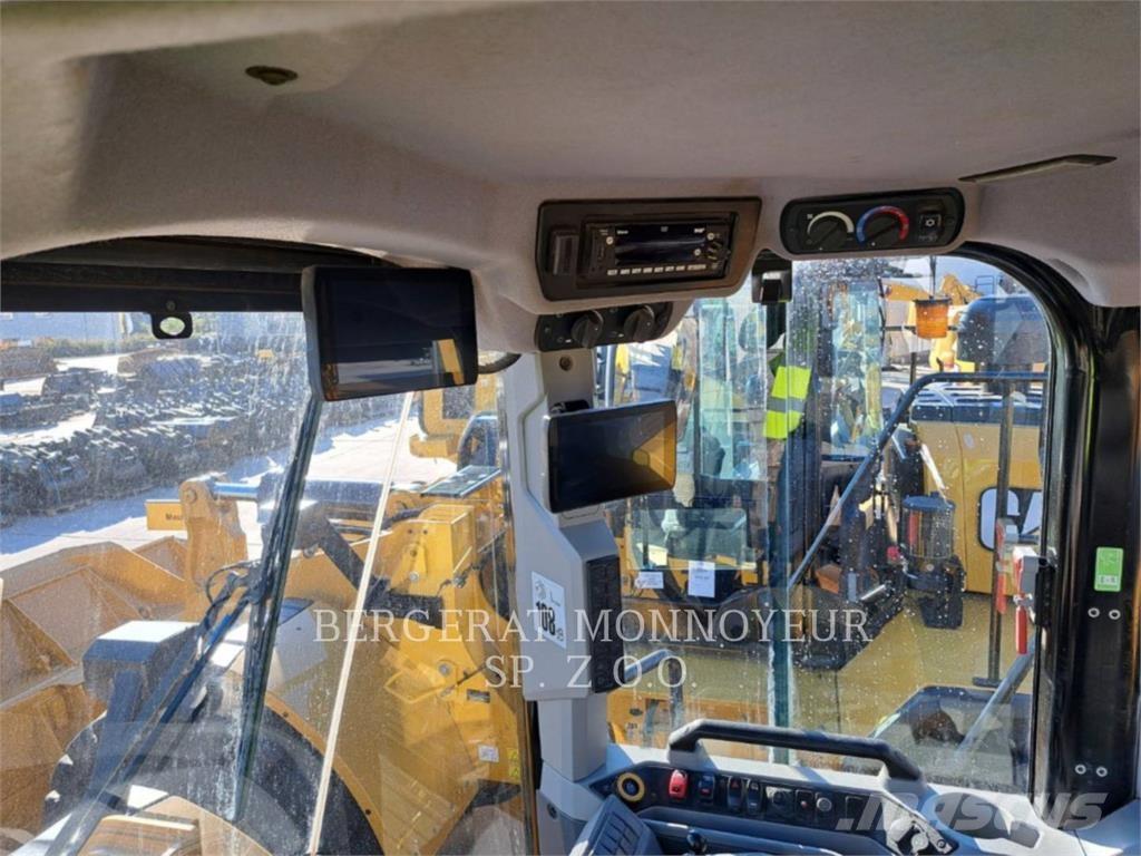 CAT 972 Chargeuse sur pneus