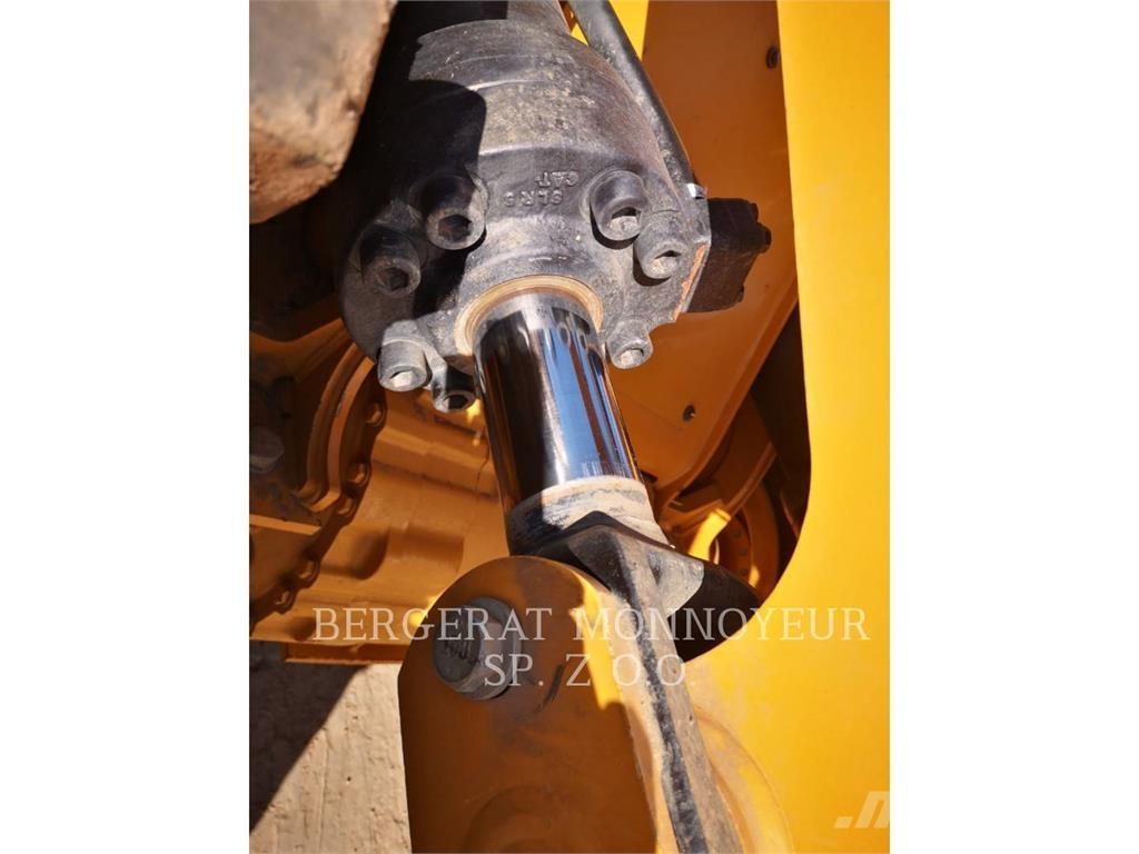 CAT 972 Chargeuse sur pneus