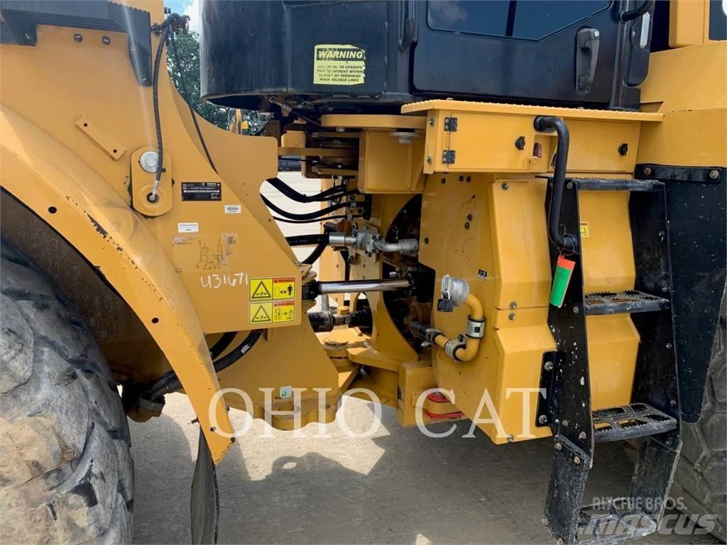 CAT 972M Chargeuse sur pneus