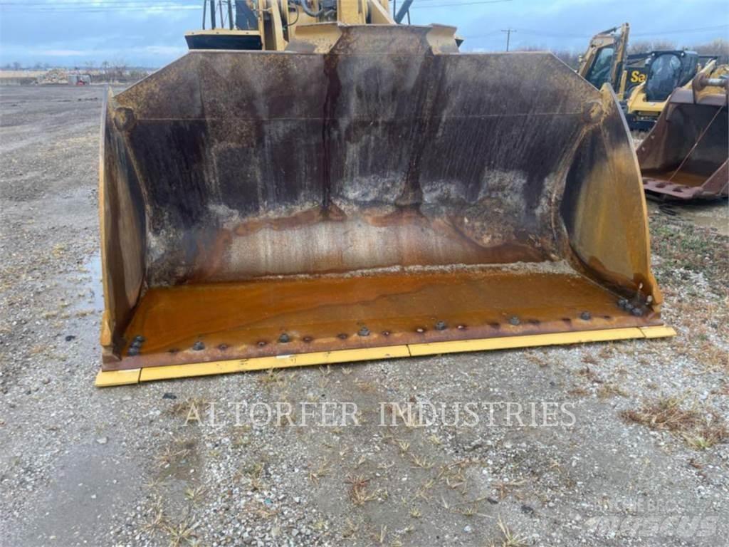 CAT 972M Chargeuse sur pneus