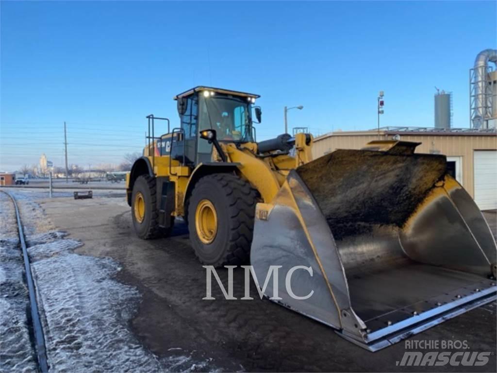 CAT 972M Chargeuse sur pneus