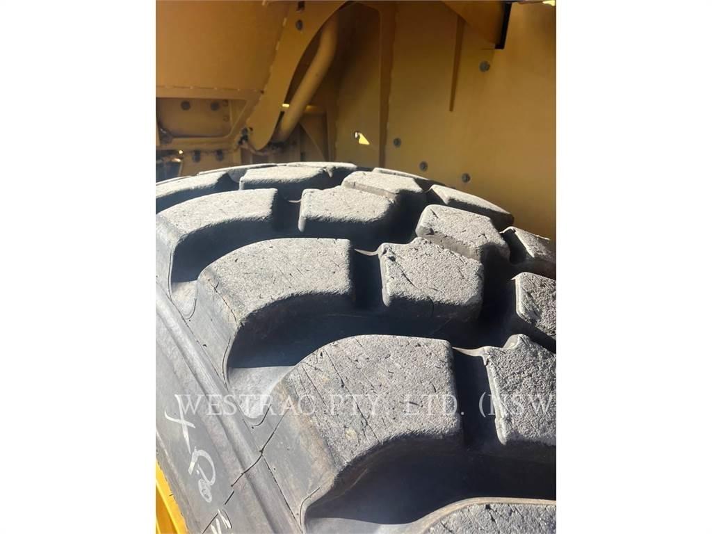 CAT 972M Chargeuse sur pneus