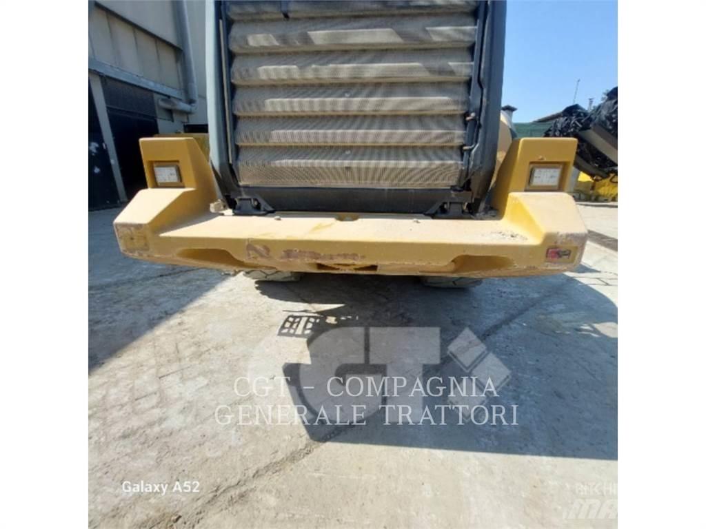 CAT 972M Chargeuse sur pneus