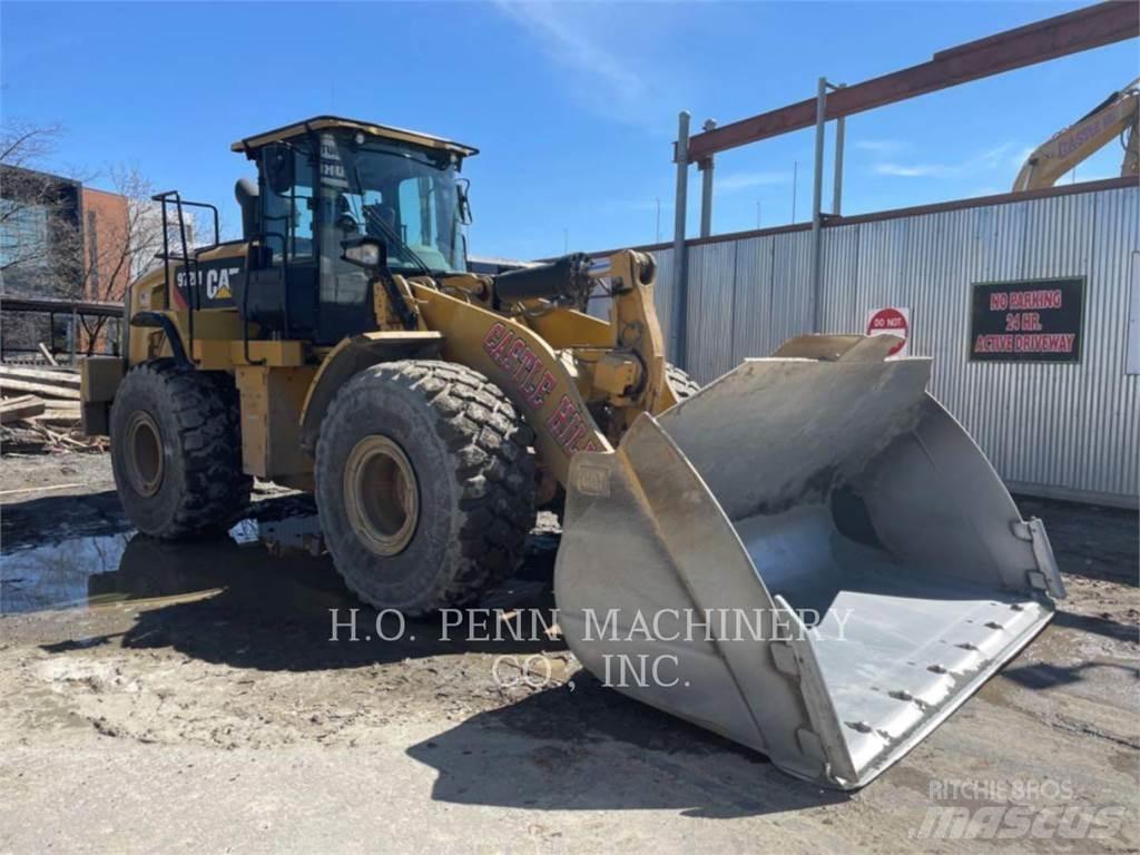 CAT 972M Chargeuse sur pneus
