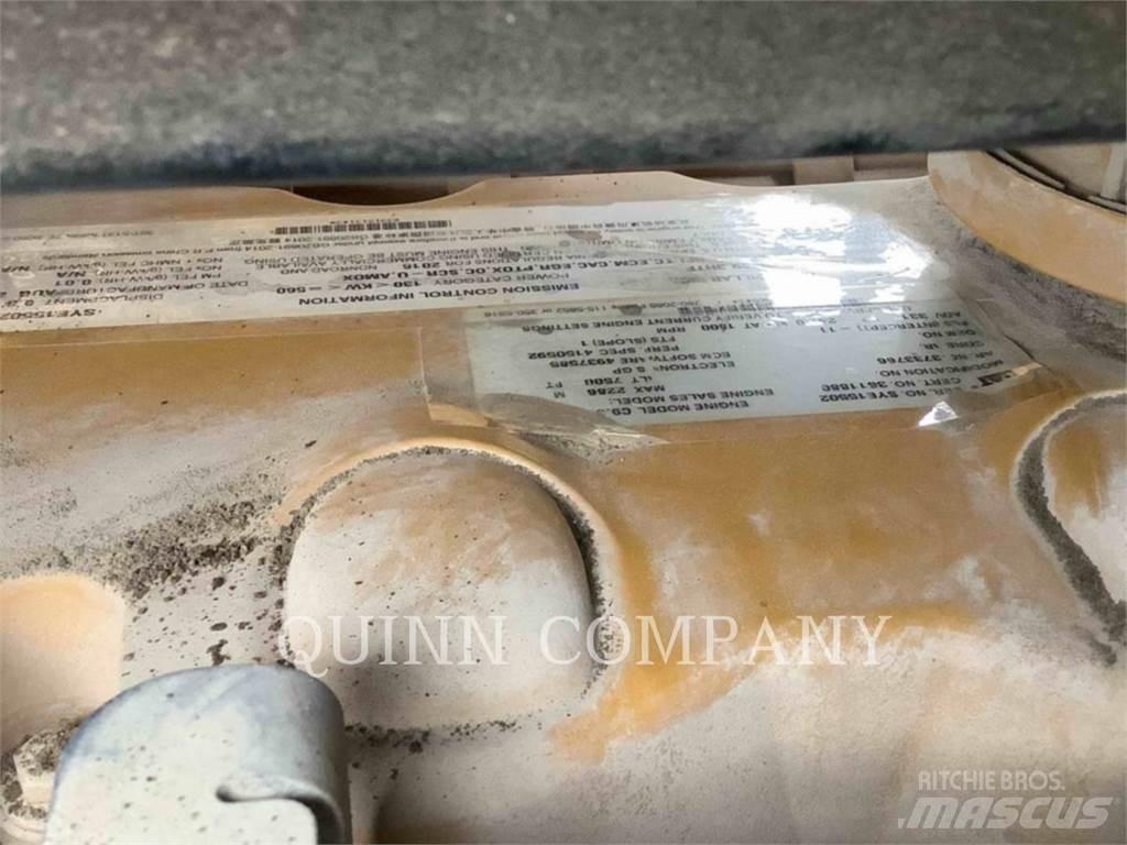 CAT 972M Chargeuse sur pneus