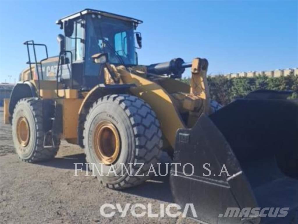 CAT 972M Chargeuse sur pneus