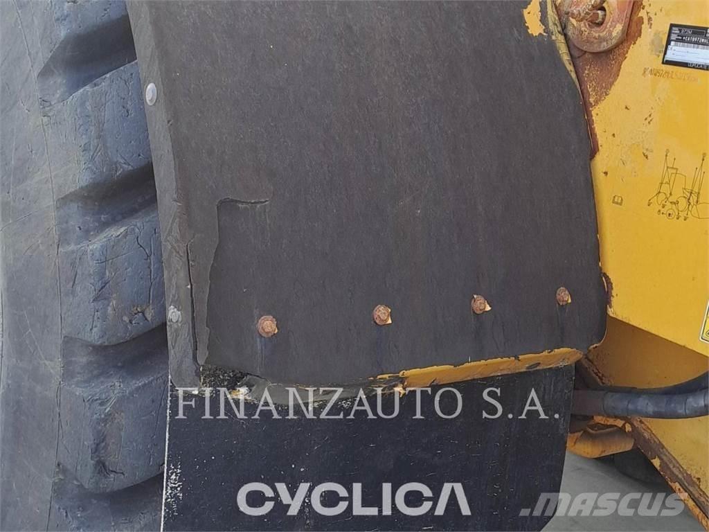 CAT 972M Chargeuse sur pneus