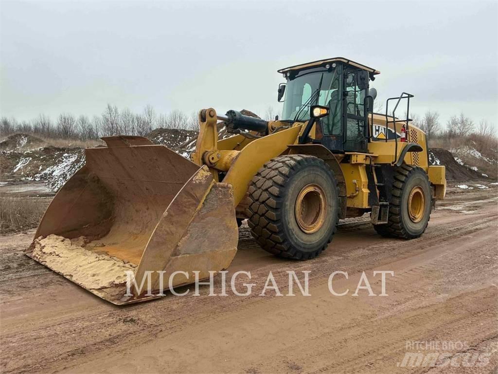 CAT 972M Chargeuse sur pneus
