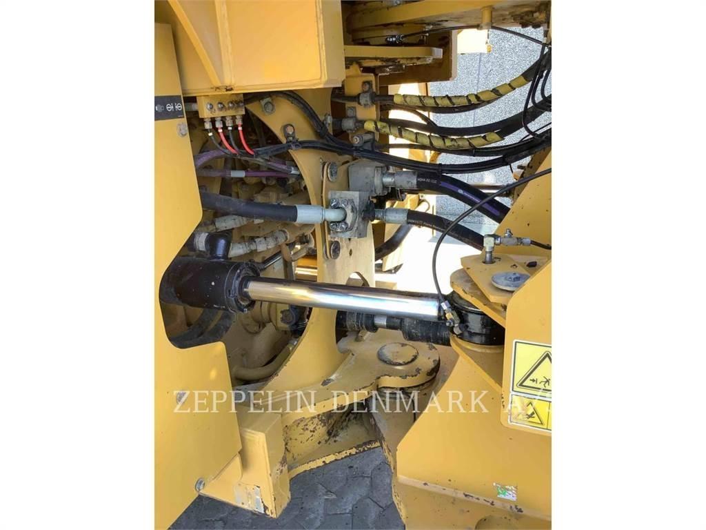 CAT 972M Chargeuse sur pneus