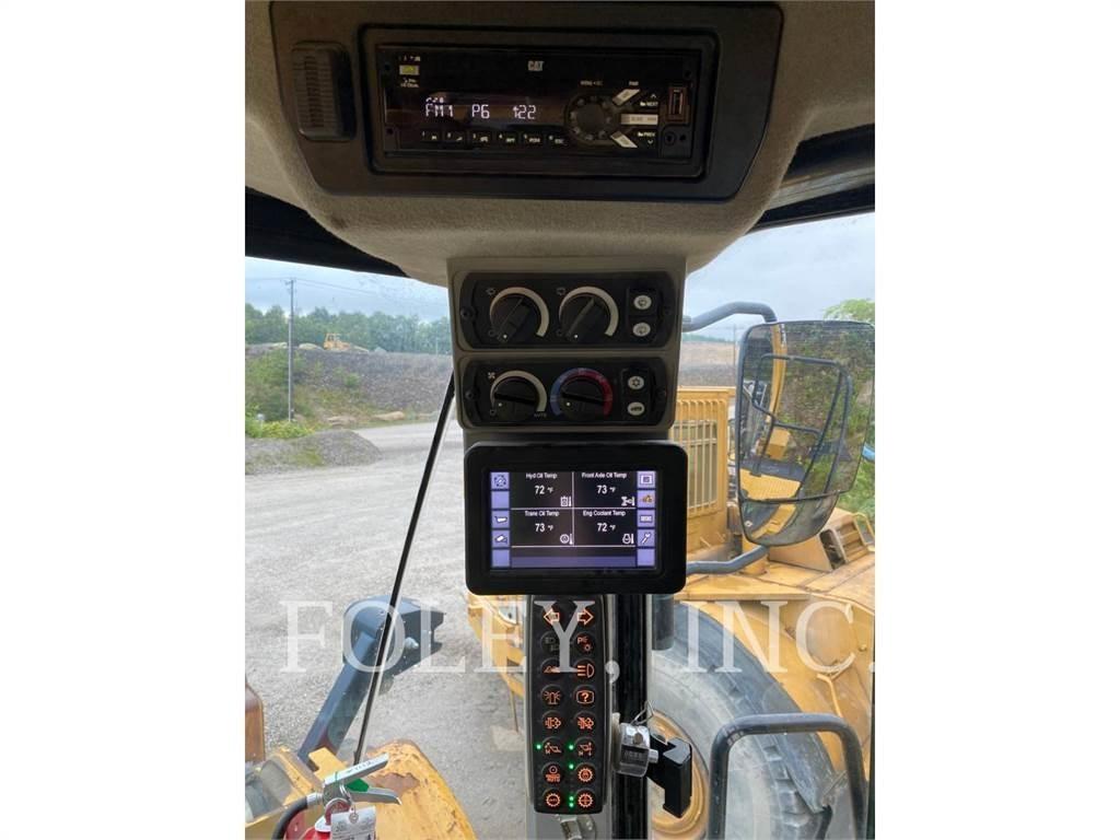 CAT 972M Chargeuse sur pneus