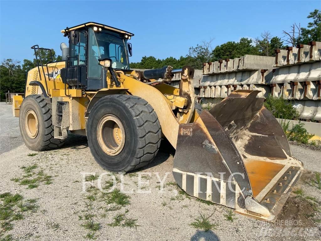 CAT 972M Chargeuse sur pneus