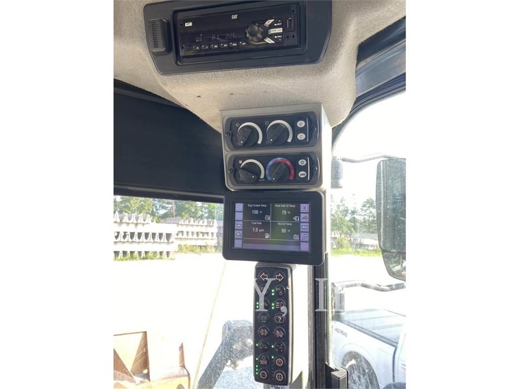 CAT 972M Chargeuse sur pneus