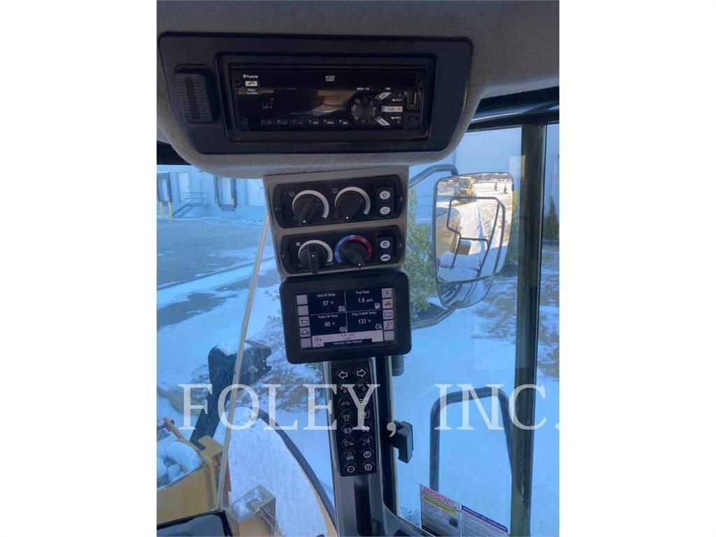 CAT 972M Chargeuse sur pneus