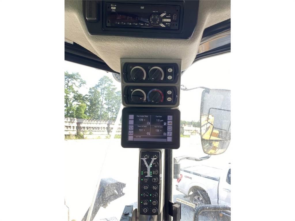 CAT 972M Chargeuse sur pneus