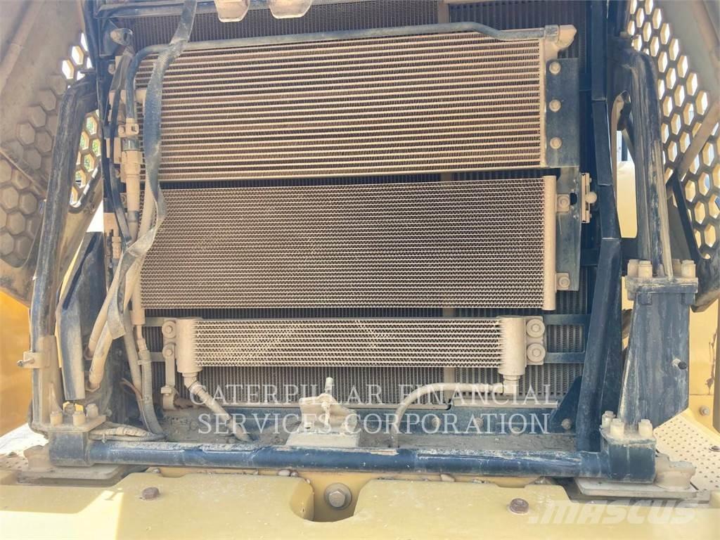 CAT 972M Chargeuse sur pneus
