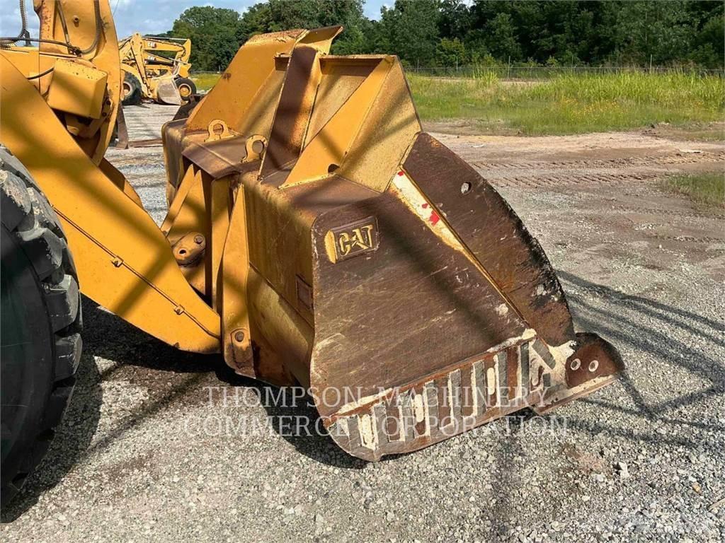 CAT 972M Chargeuse sur pneus