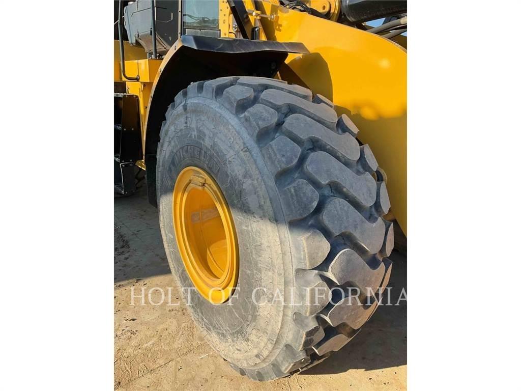 CAT 972M Chargeuse sur pneus