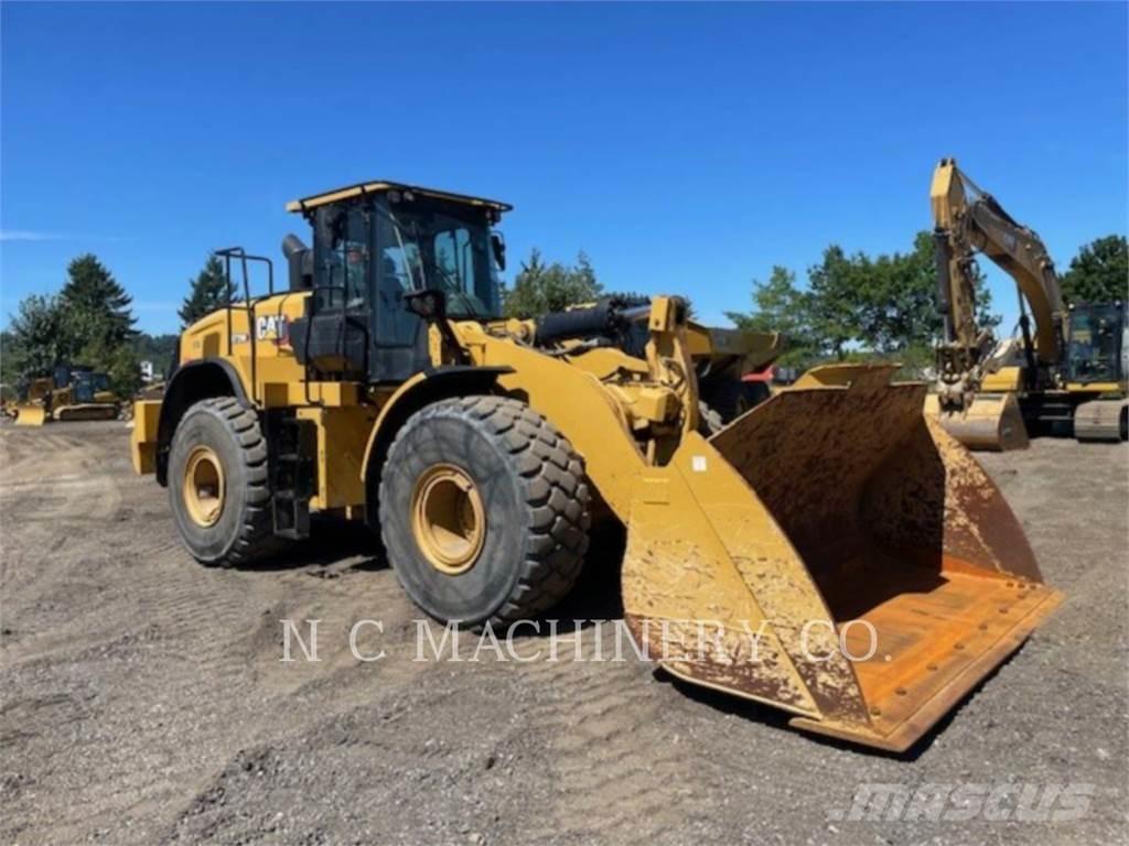 CAT 972M Chargeuse sur pneus