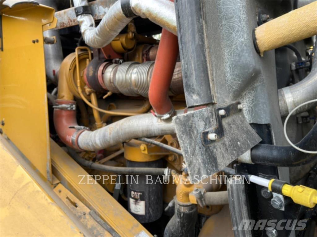 CAT 972M Chargeuse sur pneus