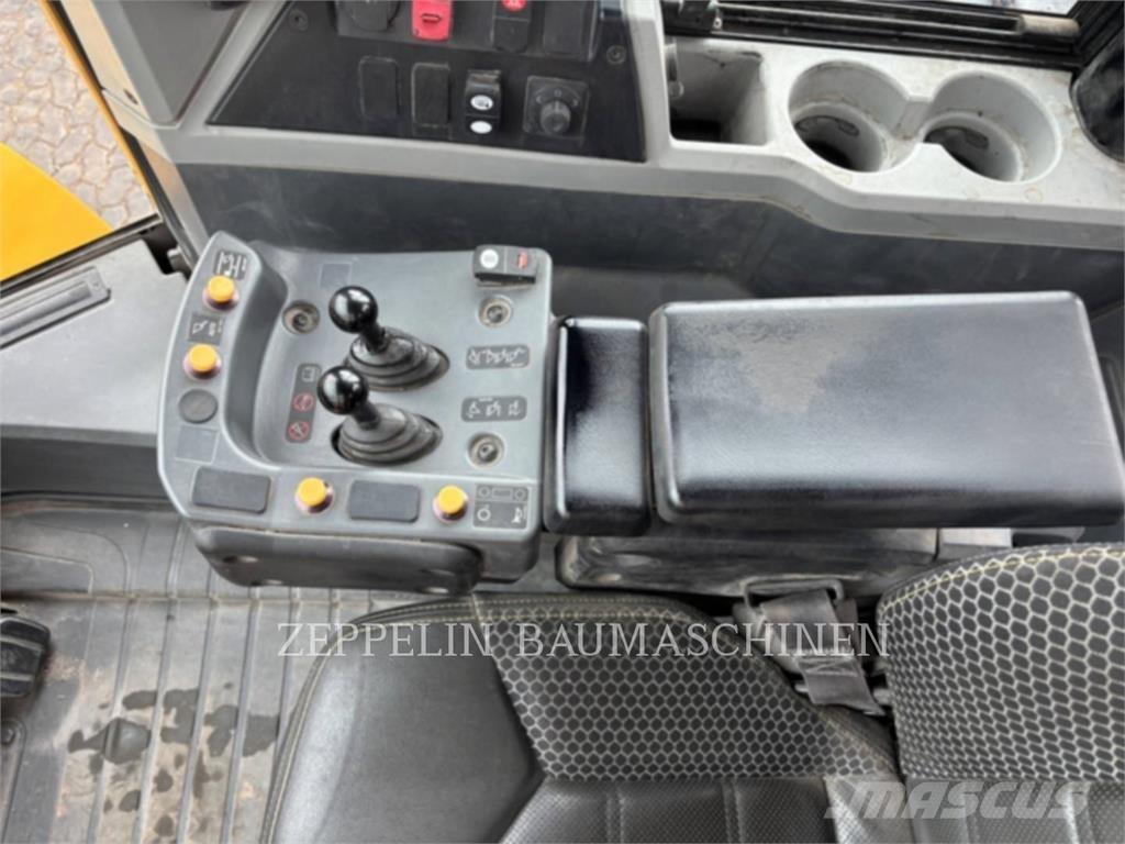 CAT 972M Chargeuse sur pneus