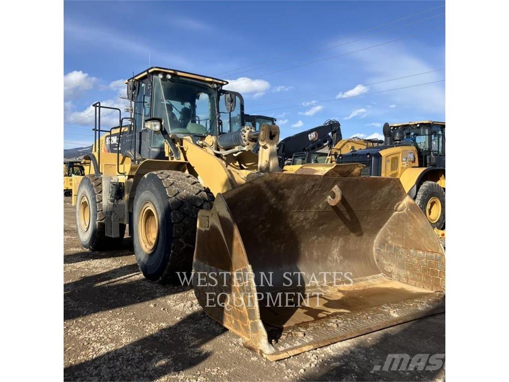 CAT 972M Chargeuse sur pneus