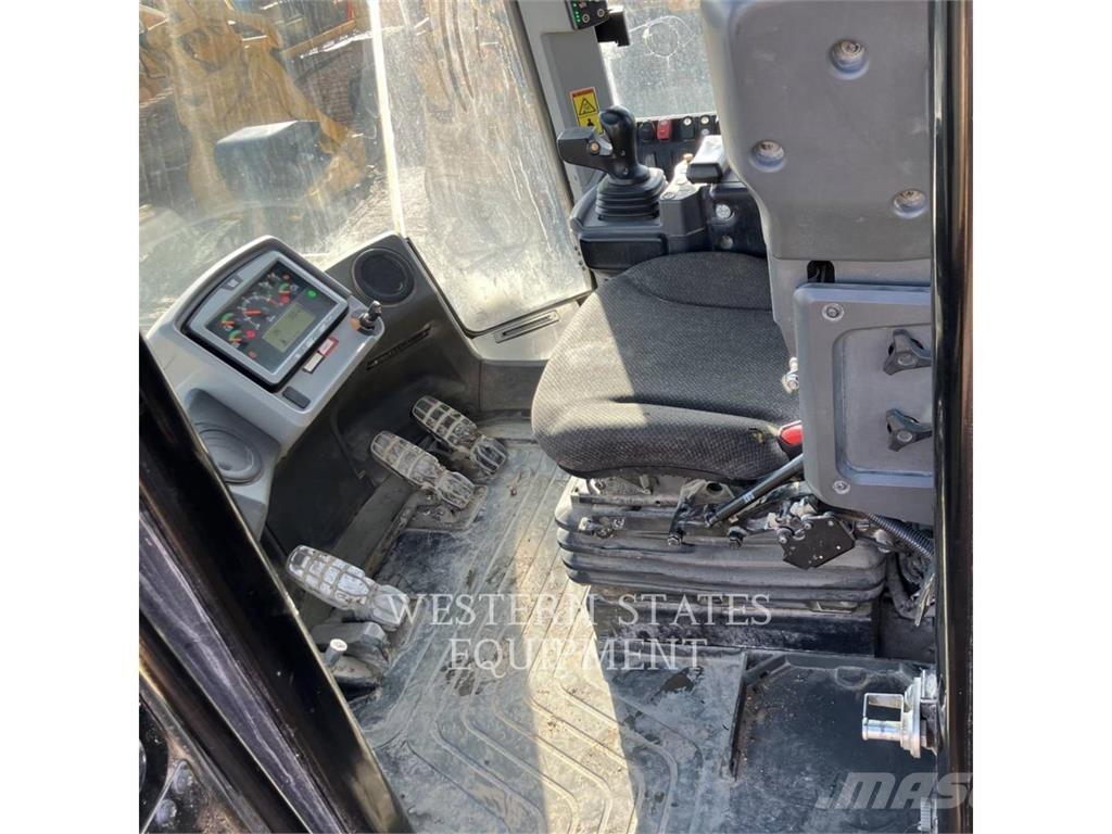 CAT 972M Chargeuse sur pneus