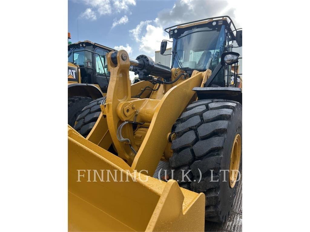 CAT 972M Chargeuse sur pneus