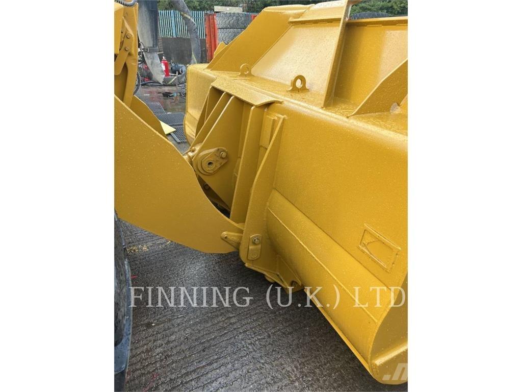 CAT 972M Chargeuse sur pneus