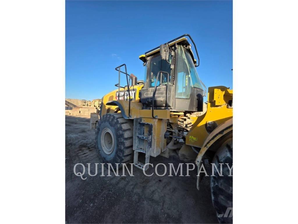 CAT 972M Chargeuse sur pneus