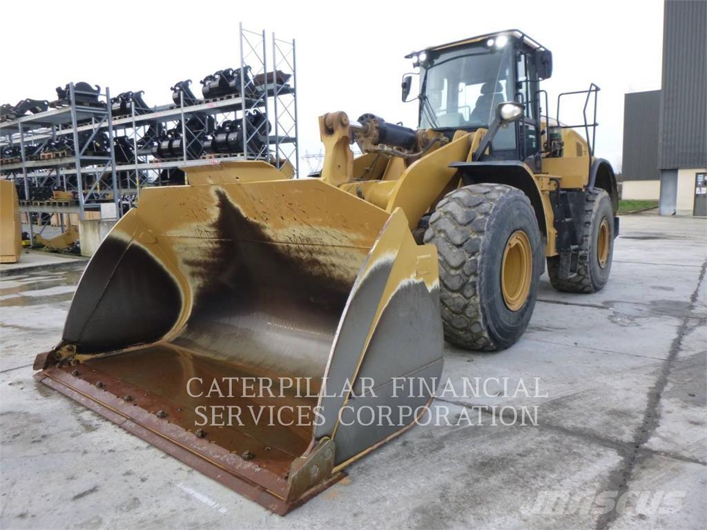 CAT 972M Chargeuse sur pneus