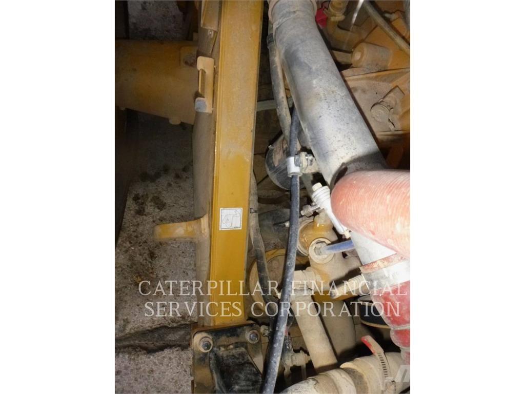 CAT 972M Chargeuse sur pneus