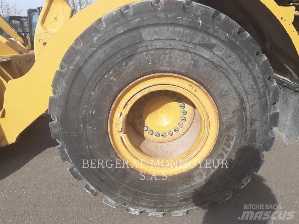 CAT 972M XE Chargeuse sur pneus