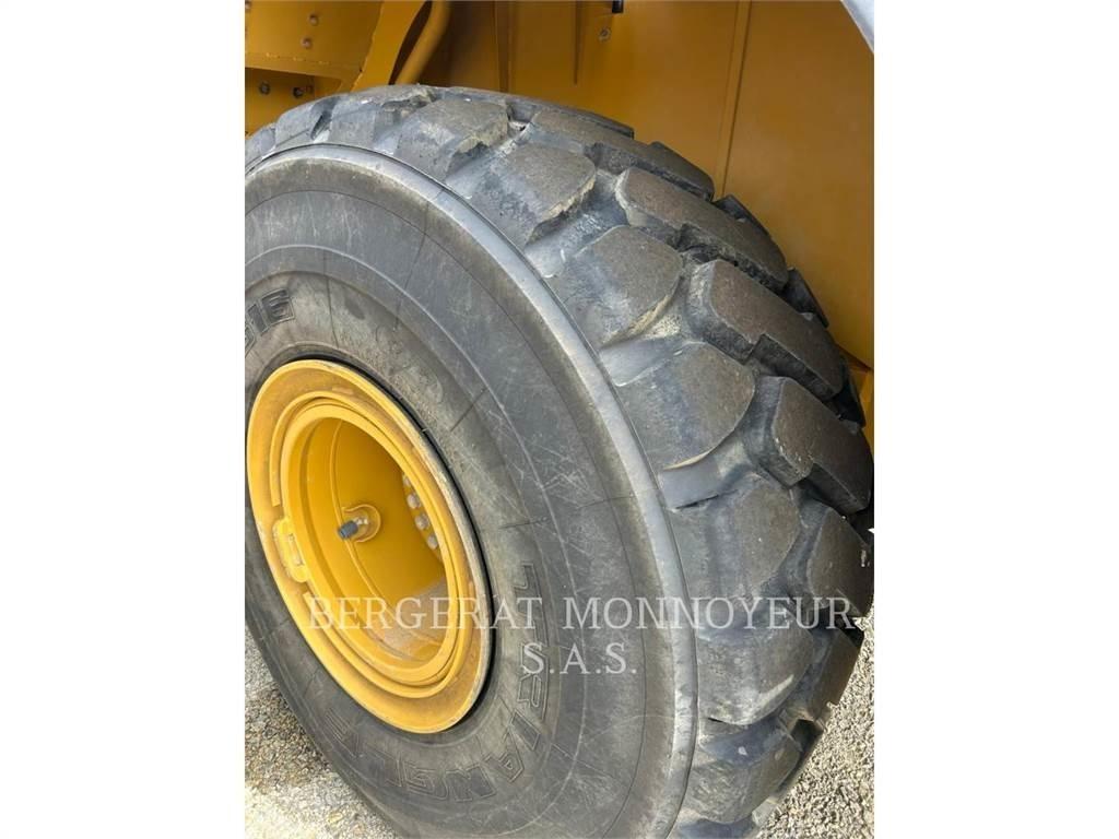 CAT 972M XE Chargeuse sur pneus