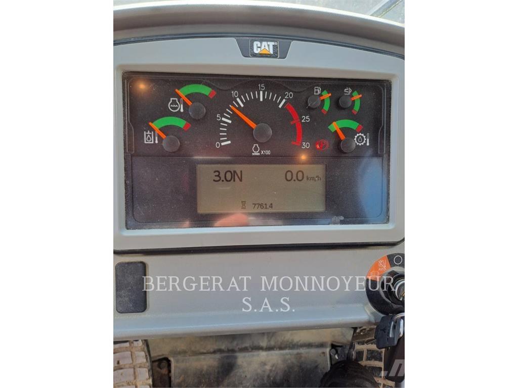 CAT 972M XE Chargeuse sur pneus